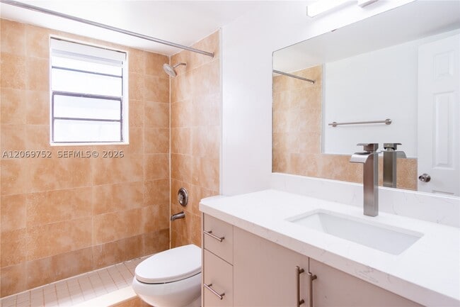 Building Photo - 9460 Fontainebleau Blvd