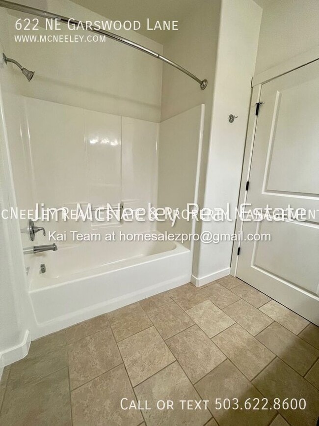 Building Photo - 622 NE Garswood Ln