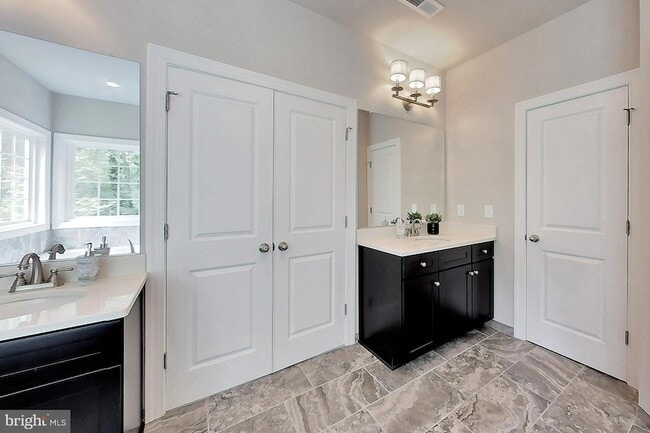 Building Photo - 6526 Dearborn Dr