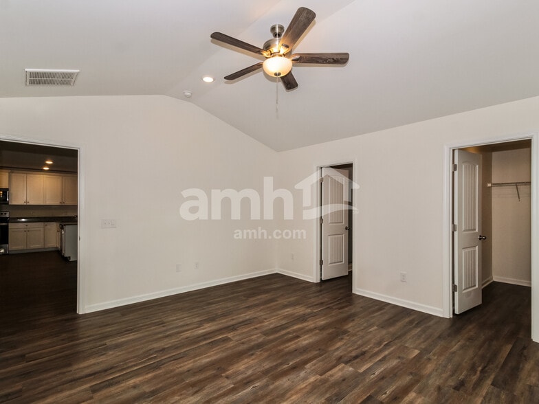 Building Photo - 1208 Dogwood Neck Dr