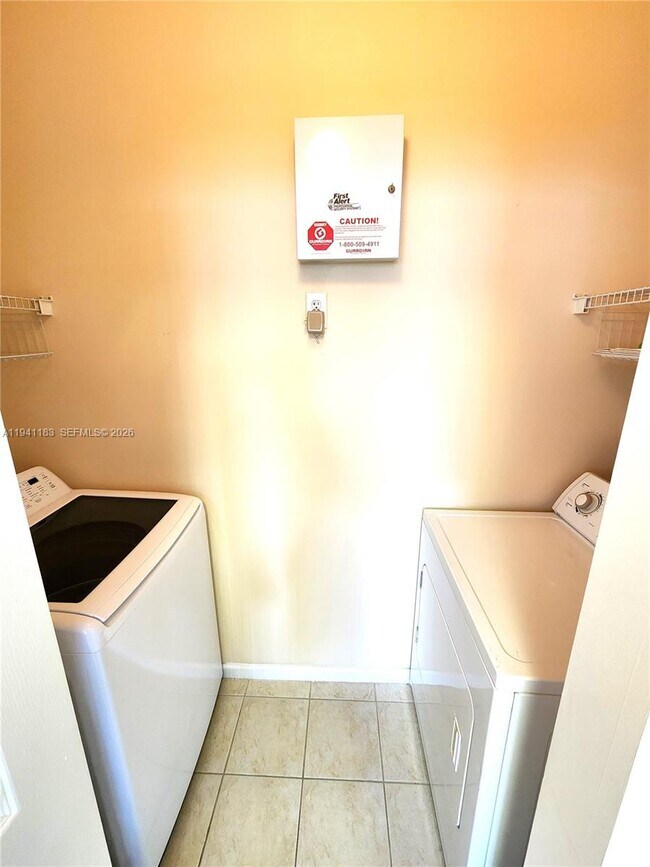 Building Photo - 4602 SW 160th Ave