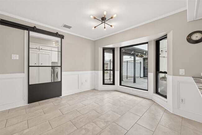 Building Photo - 707 Montclair Blvd