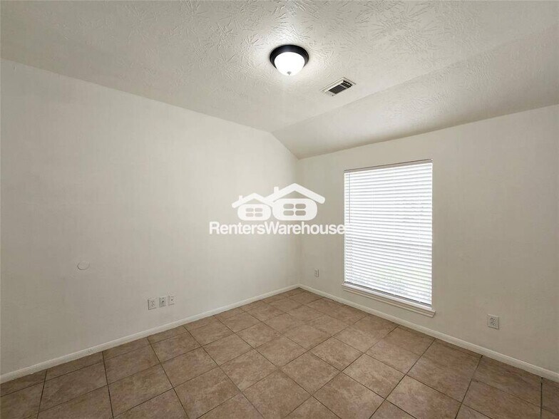 Building Photo - 2810 Autumn Springs Ln