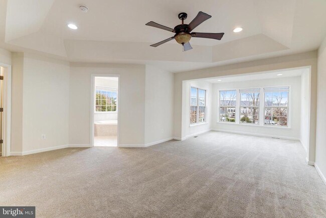 Building Photo - 42639 Chisholm Dr