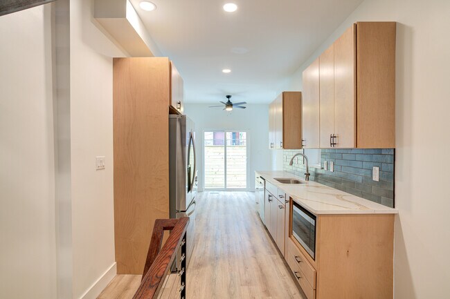 Building Photo - 3023 Harper St