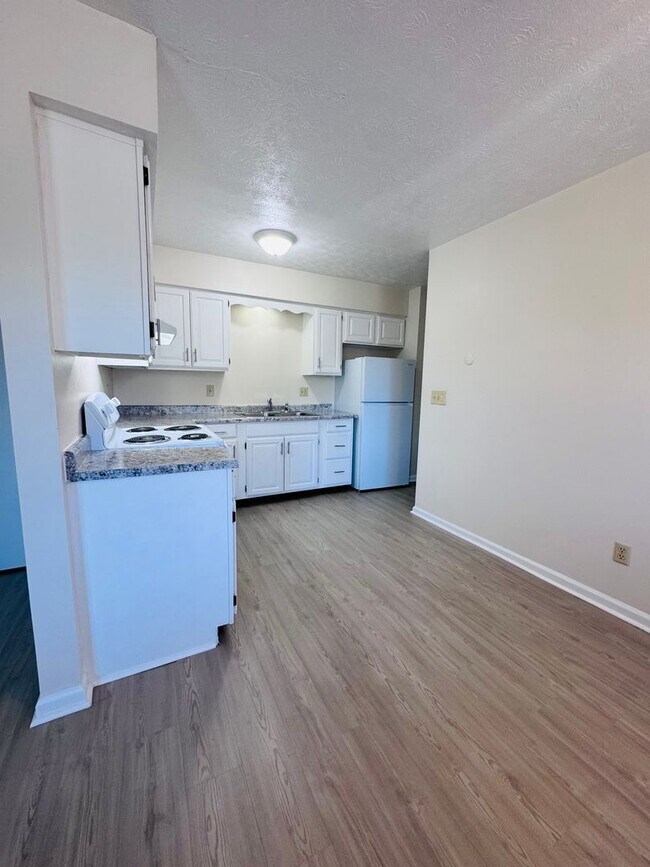 Building Photo - 1408 Jackson Ln