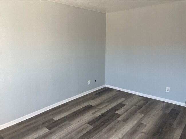 Building Photo - 3220 69th St