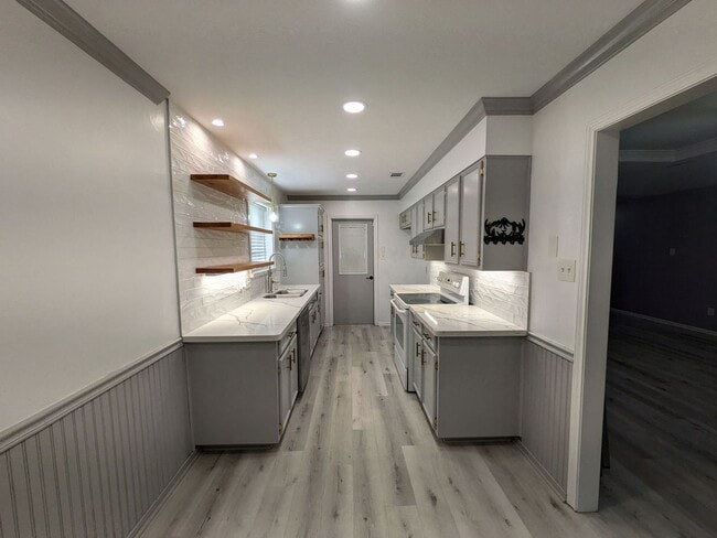 Building Photo - 3570 Briar Creek Dr