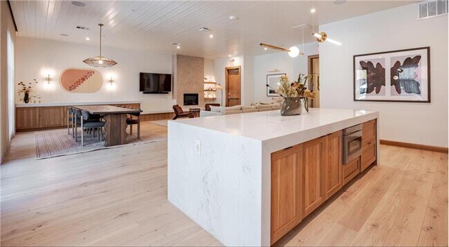 Building Photo - 5902 Westminster Dr