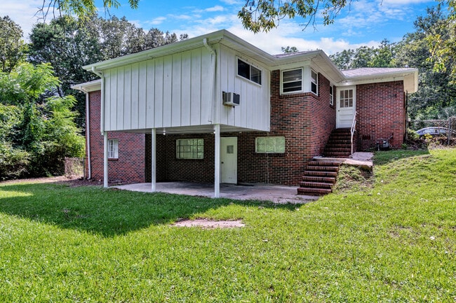Building Photo - 204 3rd Ave