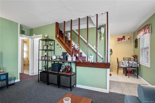 Building Photo - 4 Montgomery Rd