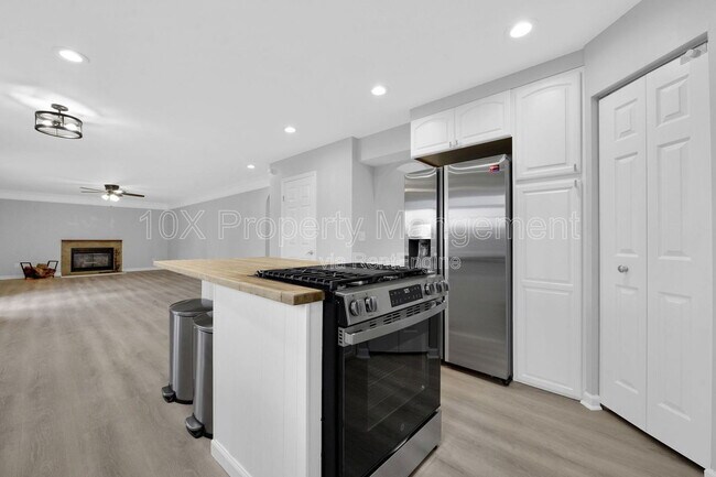 Building Photo - 96 Chenango Dr