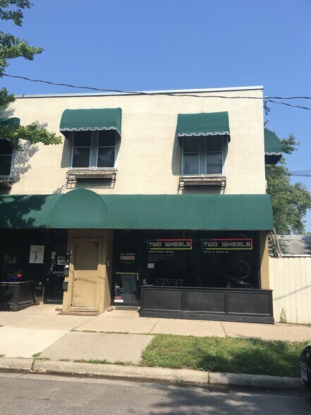 Building Photo - 1014 W 27th St