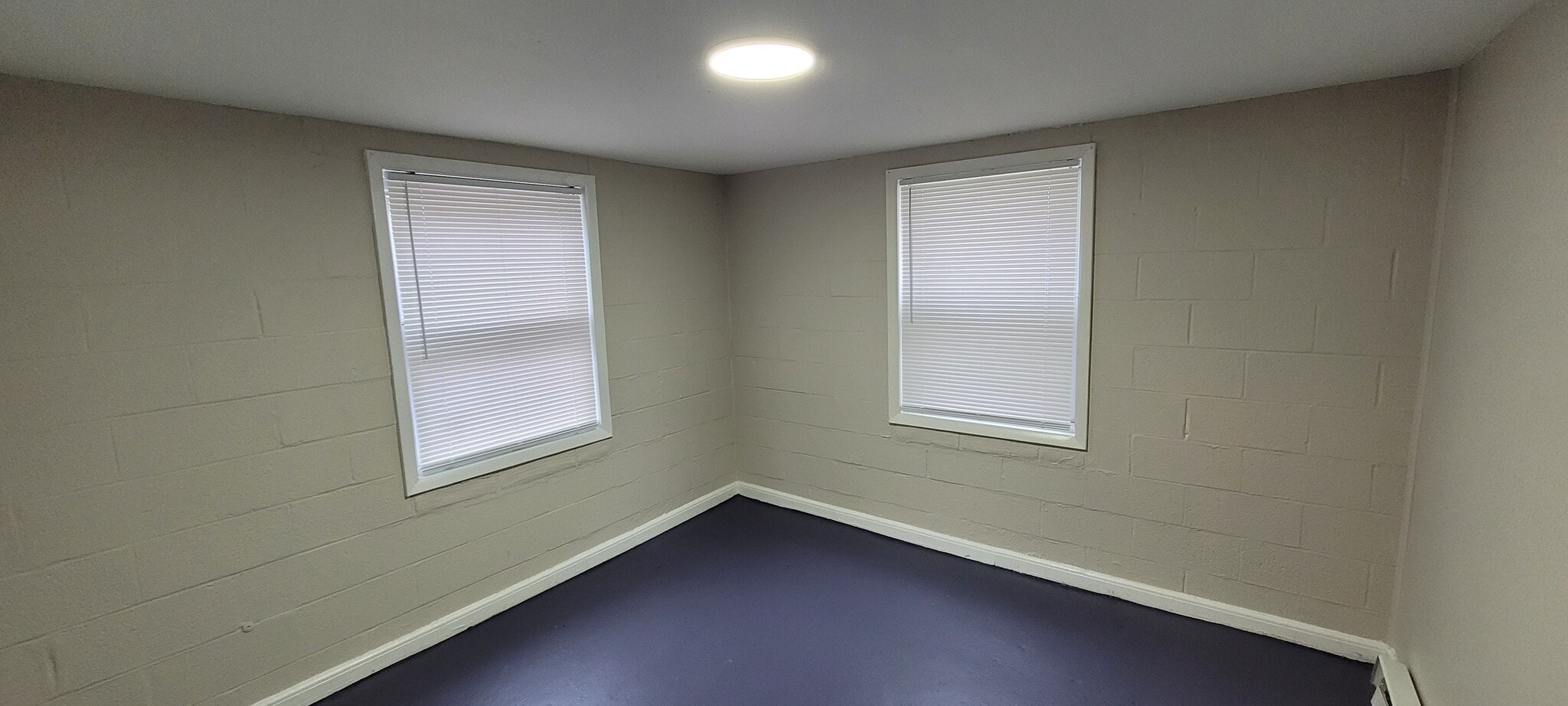 Building Photo - 903 Martin St