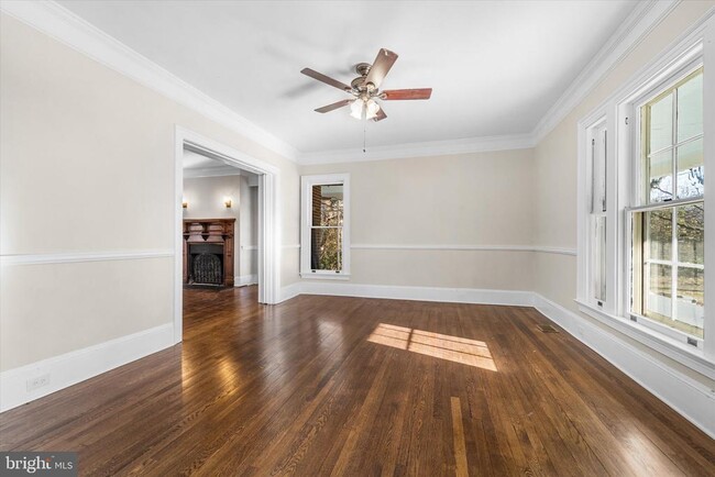 Building Photo - 311 W Main St