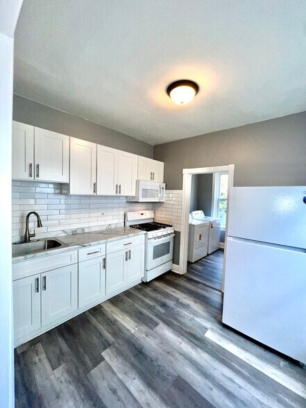 Building Photo - 5341 Delancey St