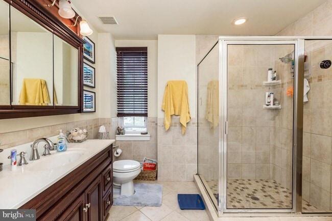 Building Photo - 916 S 25th St