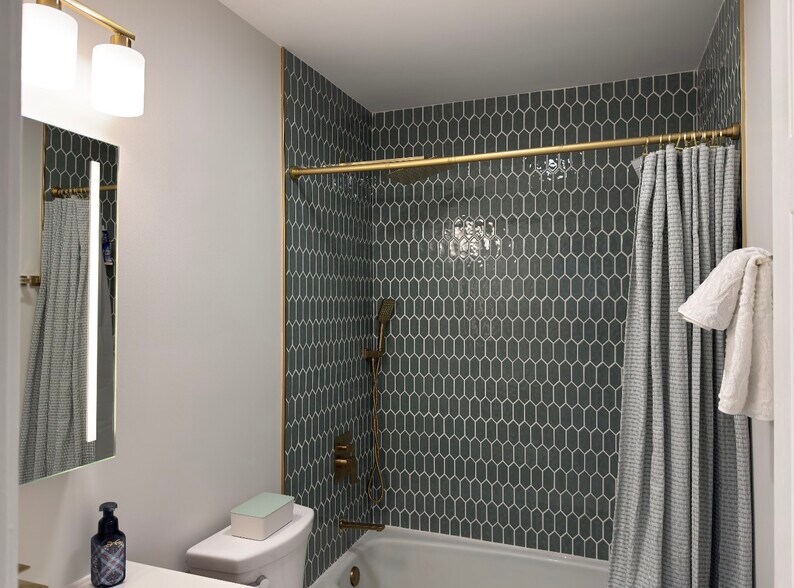 Building Photo - 9416 Bay Colony Dr