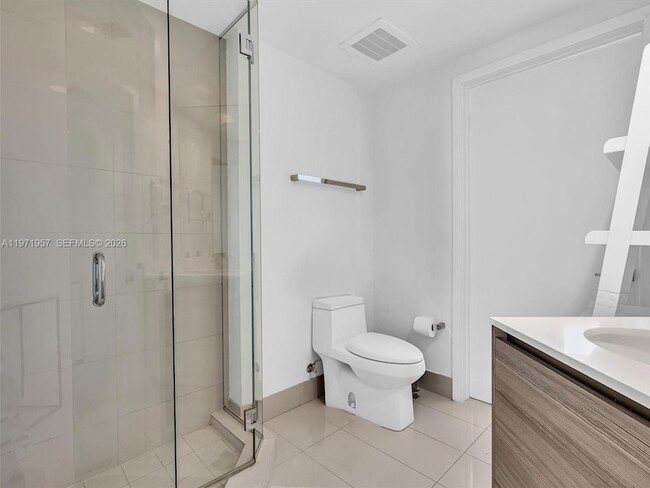 Building Photo - 121 NE 34th St