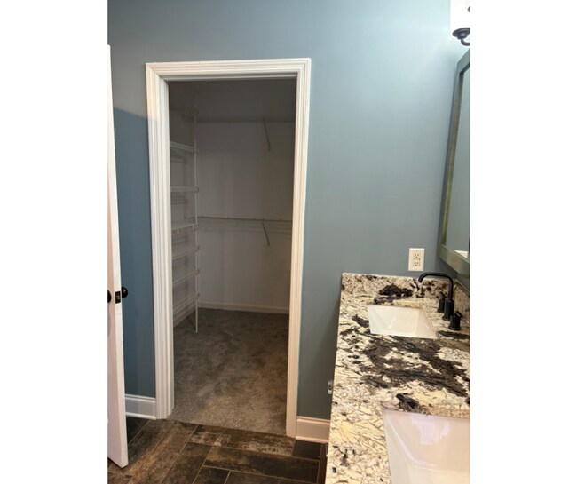 Building Photo - 9512 Imperial Dr