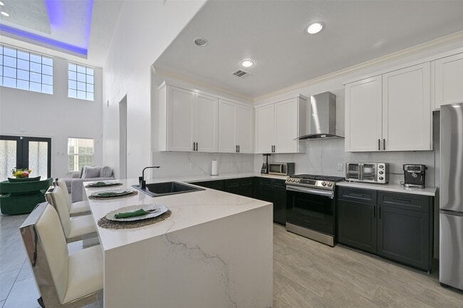 Building Photo - 2007 Que Manor Dr