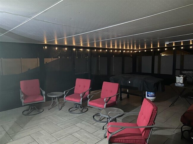 Building Photo - 947 Wages Way