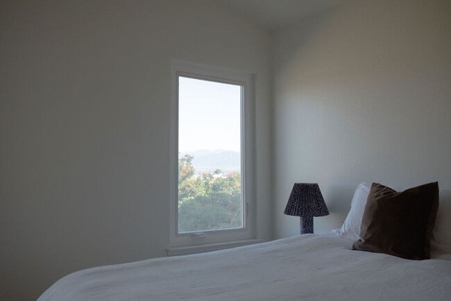 Building Photo - Gorgeous 3 Bedroom 3 Bathroom Corona Home ...