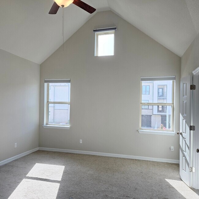 Building Photo - 2208 Dillon Pond Ln