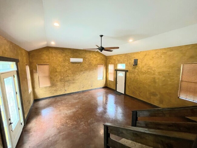 Building Photo - Beautiful home with lots of exterior space!