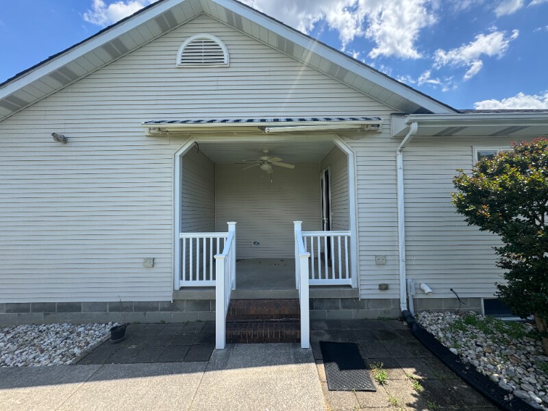 Building Photo - 970 Shank Rd