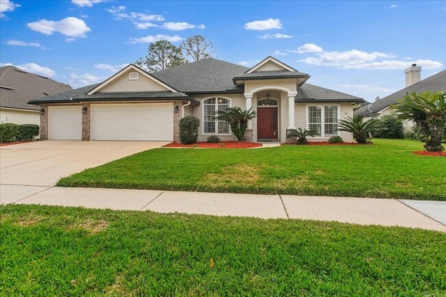 Building Photo - Beautiful Pool Home in highly desired Osprey Pointe!