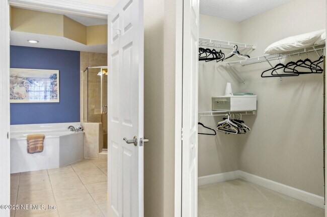 Building Photo - 425 N Ocean Grande Dr