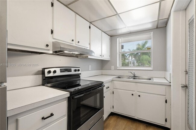 Building Photo - 300 Layne Blvd