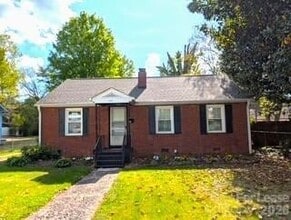 Building Photo - 1008 E 36th St