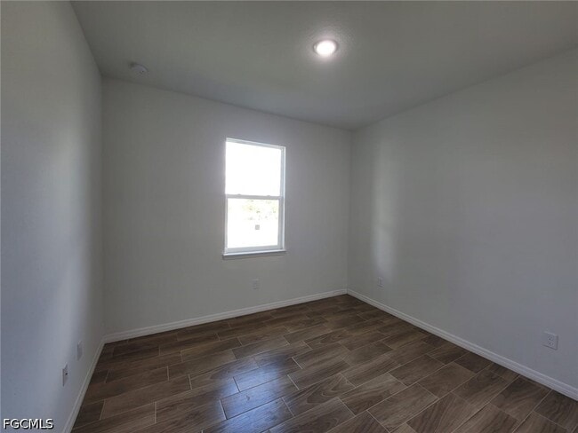 Building Photo - 684 Thomas Sherwin Ave S