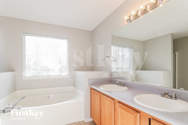 Building Photo - 2821 Crest Ridge Way SW