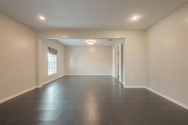 Building Photo - 11406 High Star Dr
