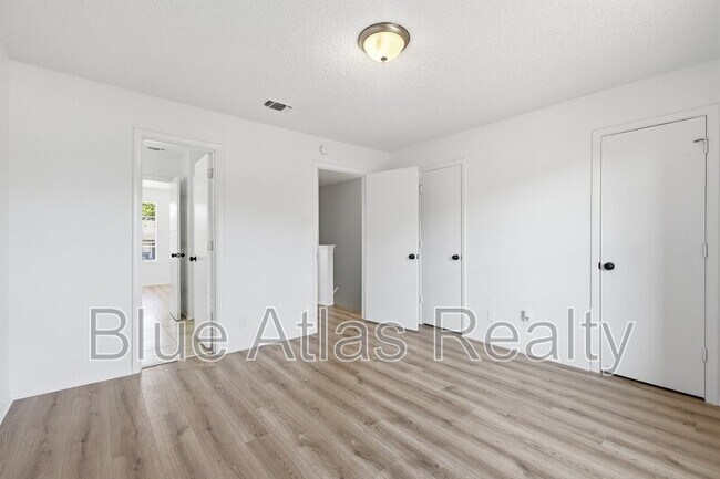 Building Photo - 8108 Foxfire Ln