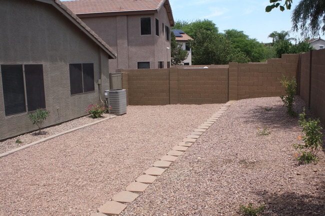 Building Photo - 6123 N 135th Dr