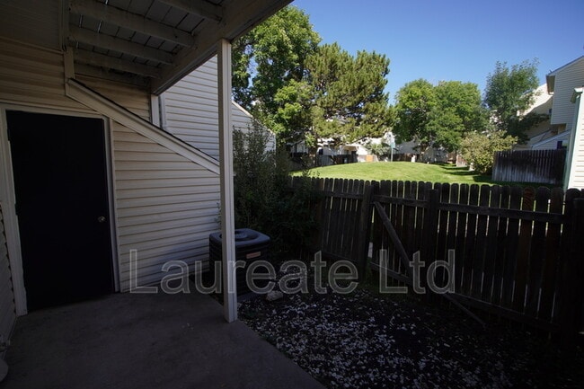 Building Photo - 982 S Pitkin Ct