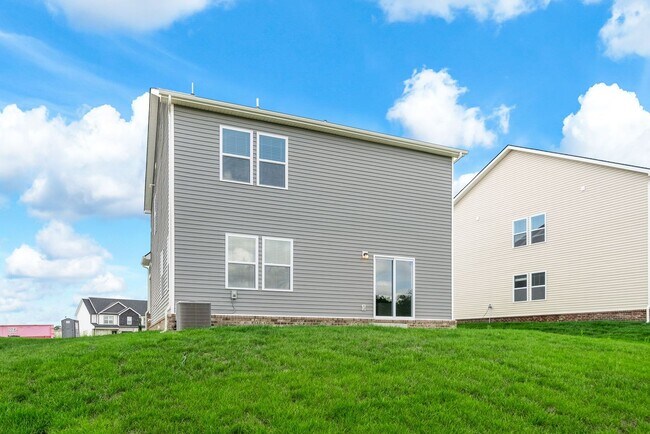 Building Photo - 457 Perthshire Lp