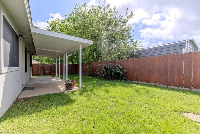 Building Photo - 106 Wisteria Dr