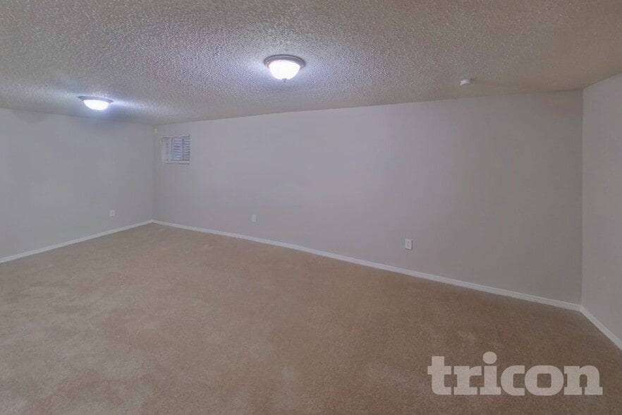 Building Photo - 1075 Keith Dr