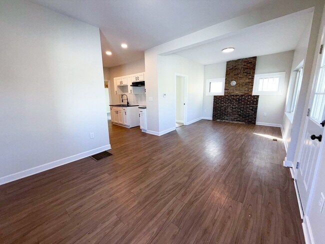 Building Photo - Charming Cape Cod in Columbus | 3BR, Updat...