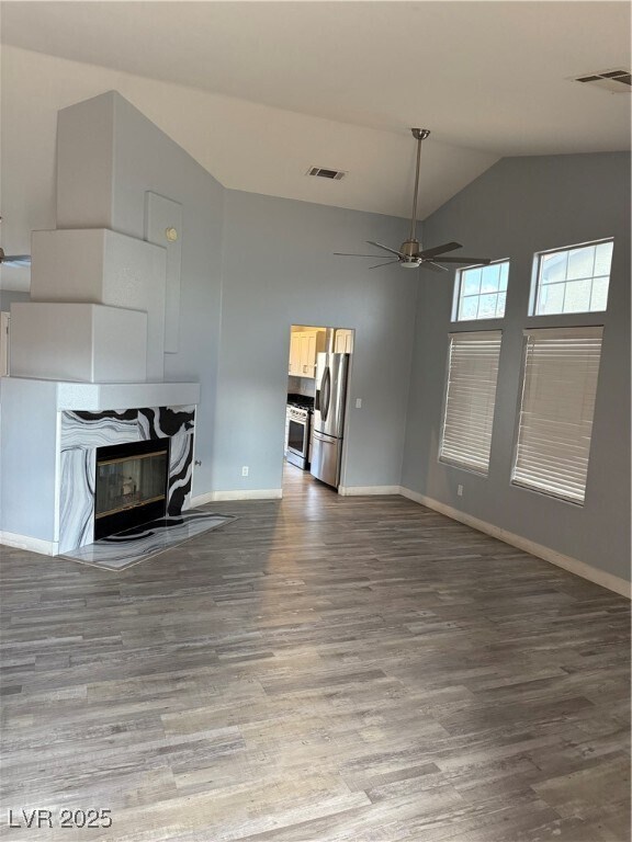 Building Photo - 4749 Califa Dr