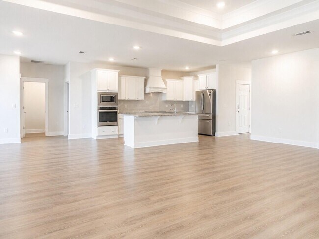 Building Photo - 6242 Jenks Dr