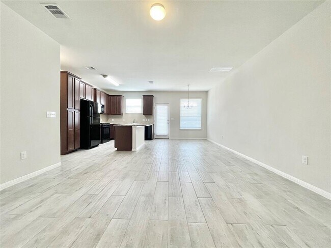Building Photo - 513 N Heatherwilde Blvd