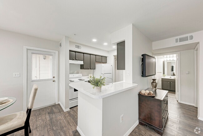B2 Model - Arrowhead Park Apartments
