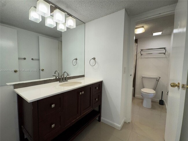 Building Photo - 2160 SW 16th Ave