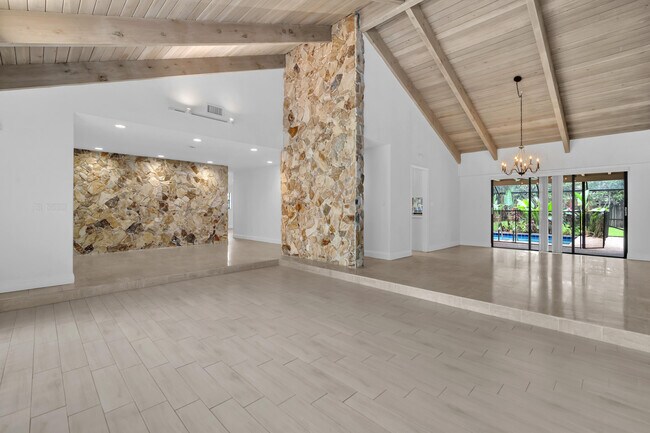 Building Photo - 6878 Entrada Pl